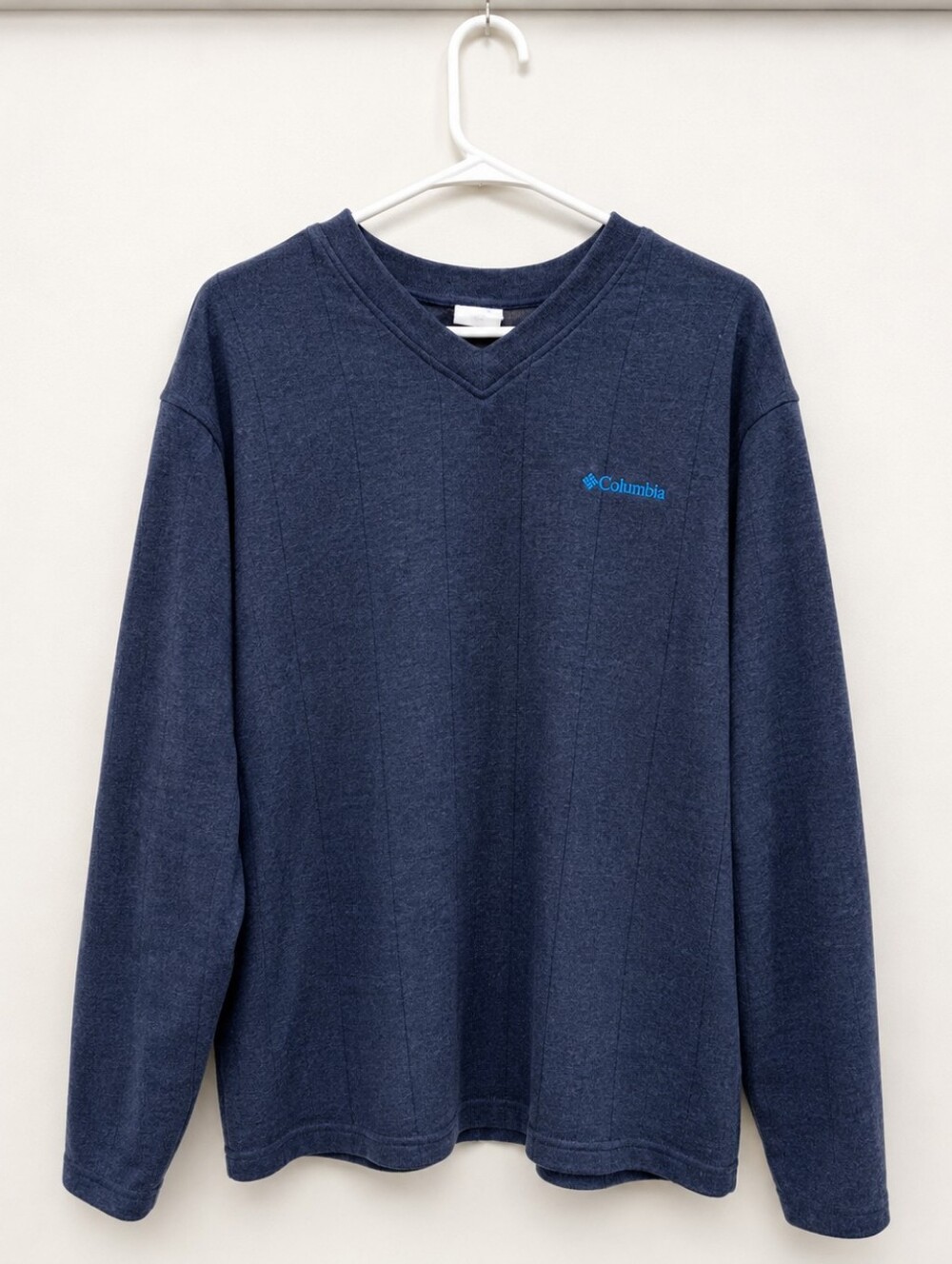 Columbia Men’s Navy V-Neck Pullover Sweater
